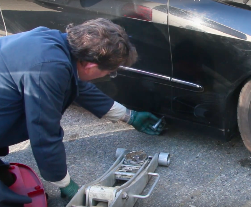 How to Jack Up an Airmatic Mercedes That Has Dropped Down on the Ground